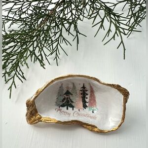 •3/$25• NWT Small Decorative Cupped Merry Christmas 3” Oyster Shell
